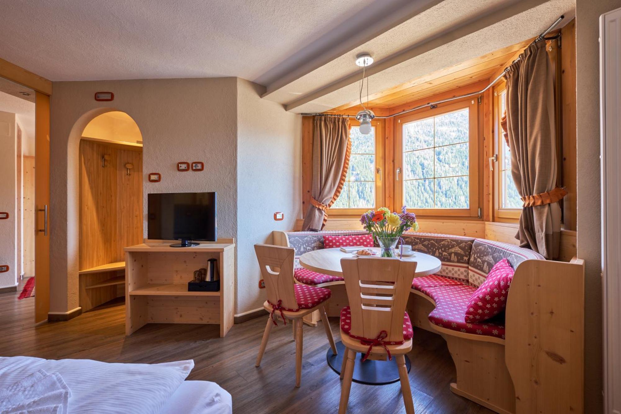 Berg Hotel Latemar Spitze Vigo di Fassa Εξωτερικό φωτογραφία